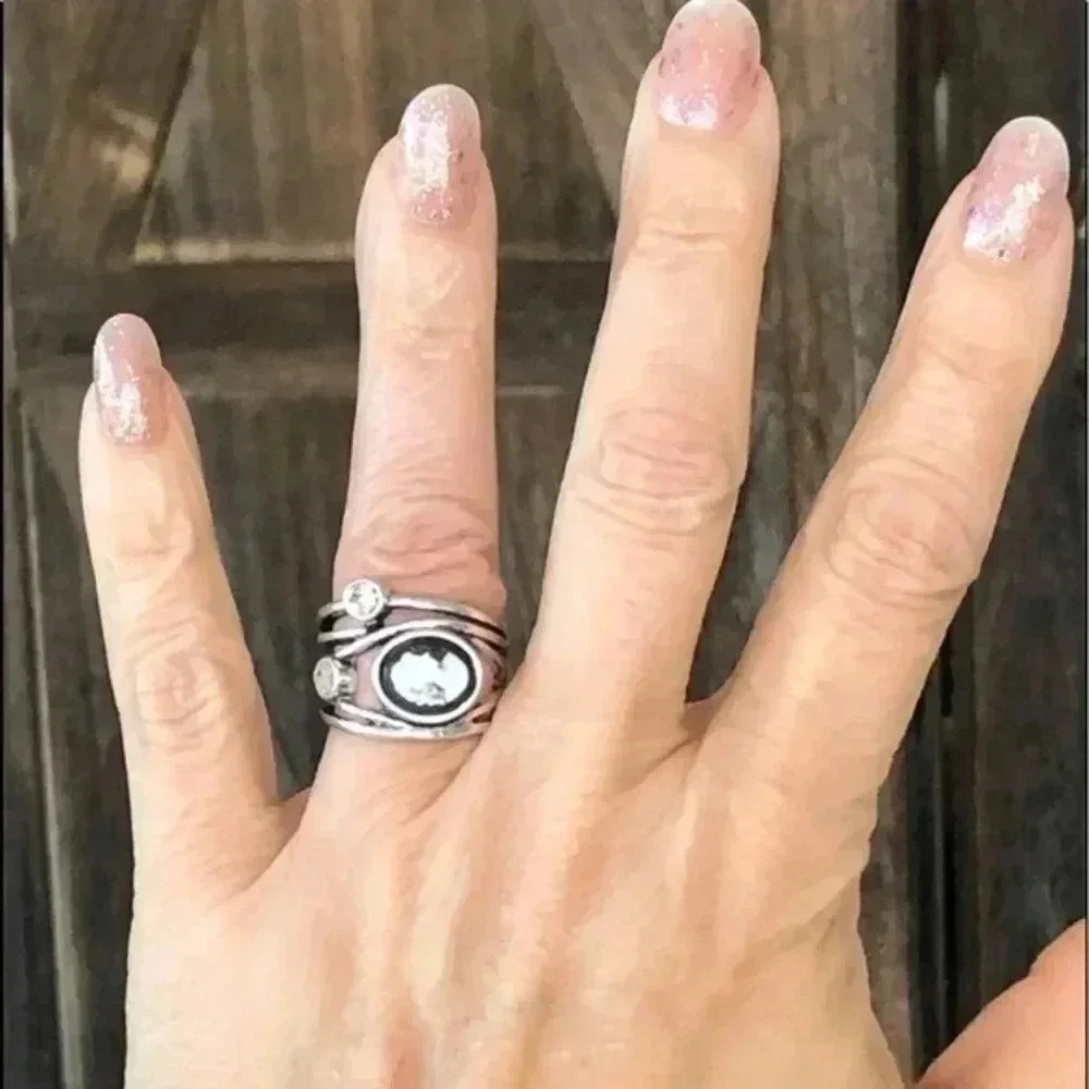 Black & White Modern Abstract Cameo Lady Portrait Crystal Silver Ring NWT
